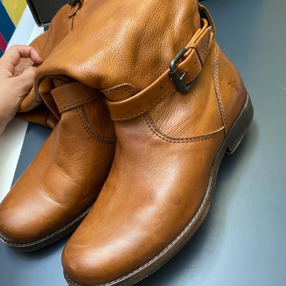 Boots Frye - Picture 3 of 8